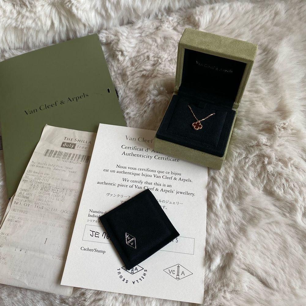 Van cleef arpels sweet alhambra necklace